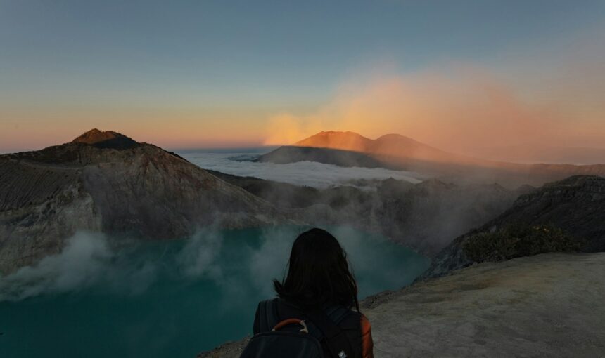 Mount Ijen Entrance fee Price: Ijen crater