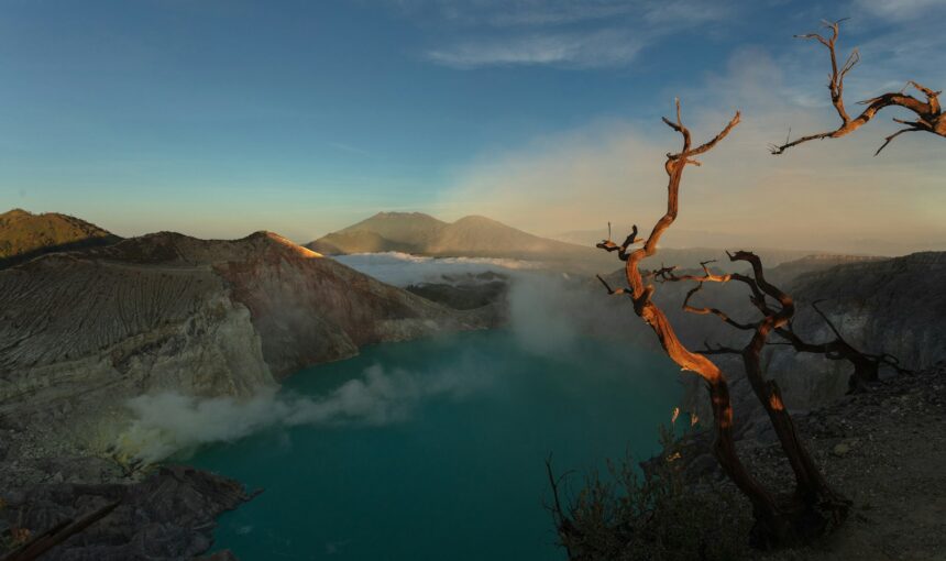 Ijen Crater package tour from surabaya price